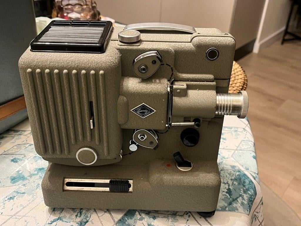 Projector: de Eumig P8 Imperial uit 1954 /1969, Verzamelen, Fotografica en Filmapparatuur, Ophalen of Verzenden, 1940 tot 1960