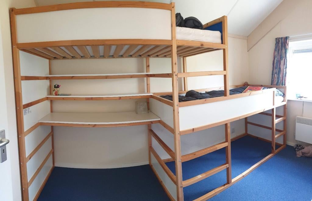 Ikea Kura Hoogslaper Stapelbed voor 3 personen met bureau, Huis en Inrichting, Slaapkamer | Bedden, Ophalen, Gebruikt, Wit, Tweepersoons