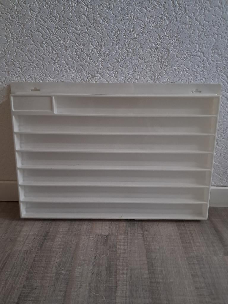 Wand Vitrine voor modelauto's 1/87 HO, 1:50 of kleiner, Overige typen, Zo goed als nieuw, Ophalen