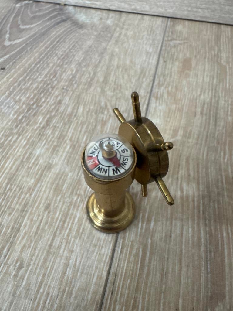 Vintage messing kompas met stuurwiel, Antiek en Kunst, Antiek | Koper en Brons, Brons, Ophalen of Verzenden
