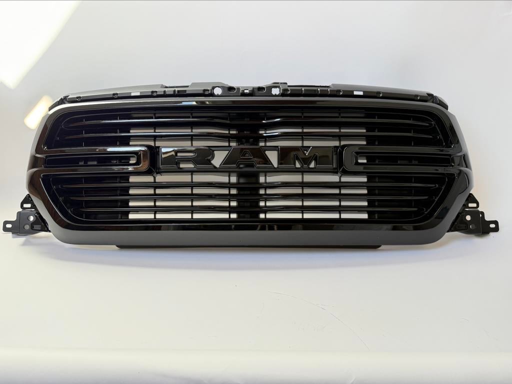 Grill RAM 1500 19-23 glans zwart, Ophalen of Verzenden, Nieuw, Bumper