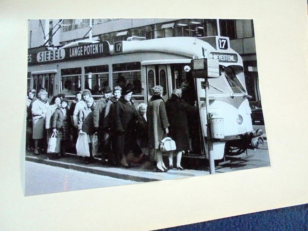 Den Haag. Tram HTM lijn 17.  PCC 1114 Kalvermarkt? 1965., Verzenden, Gebruikt, Tram, Overige typen