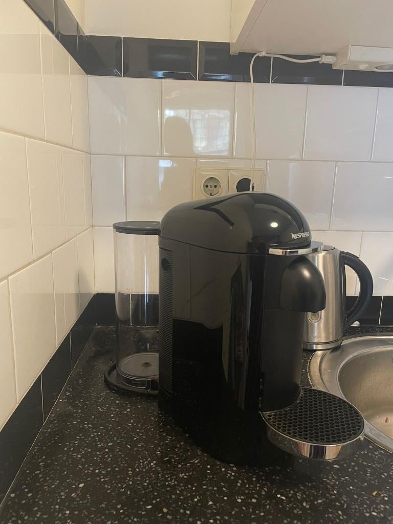 Nespresso koffiemachine, Ophalen of Verzenden, Zo goed als nieuw, Koffiemachine, Koffiepads en cups