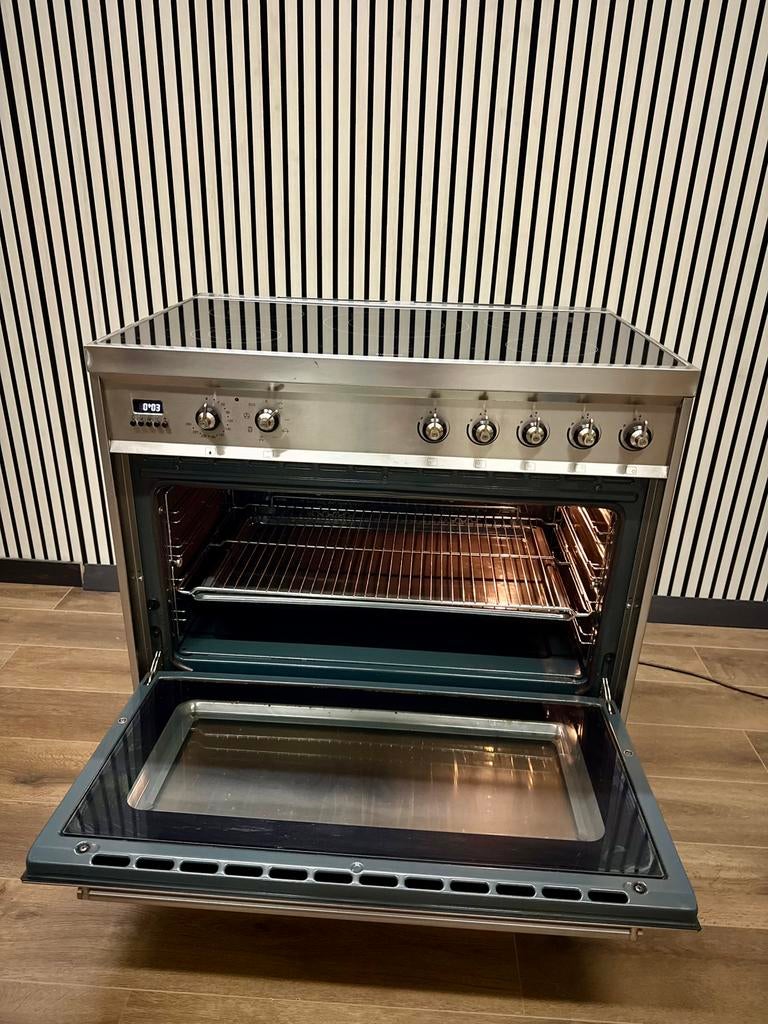 Luxe Fornuis Smeg Inductie RVS met 5 zones 90 cm, Fornello Esperta, Ophalen of Verzenden, Zo goed als nieuw, Energieklasse A of zuiniger
