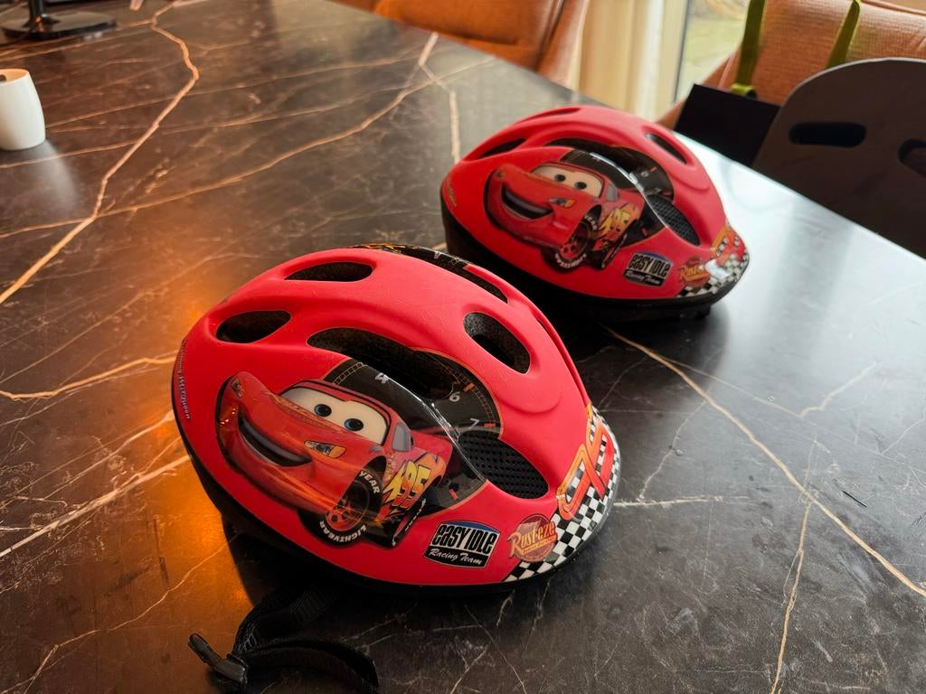 2x Kinderfietshelm Cars - Zo goed als nieuw, Ophalen of Verzenden, Zo goed als nieuw, M, Jongen of Meisje