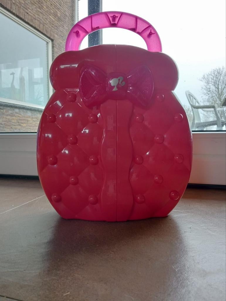 Barbie Kledingkast met Kleding, Kinderen en Baby's, Speelgoed | Poppen, Ophalen, Gebruikt, Barbie