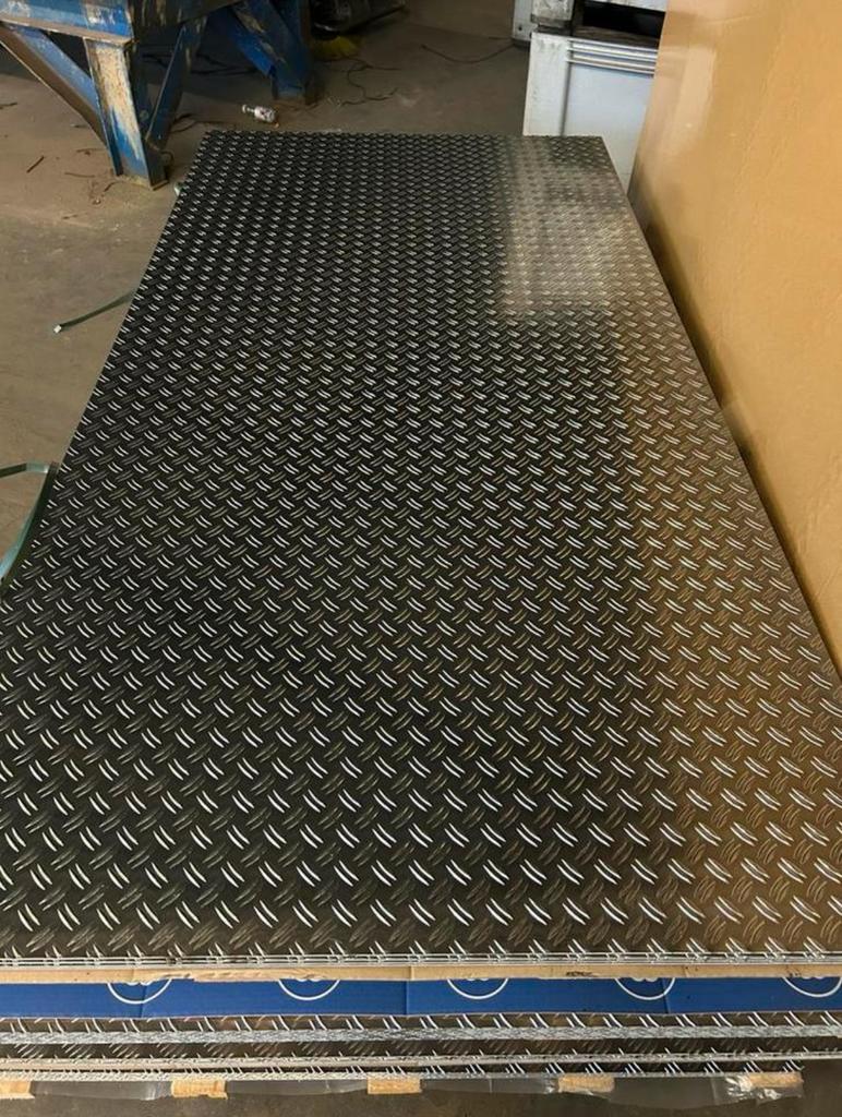Aluminium Traanplaat 2500x1250x3.5x5mm 2 traans, Ophalen, Nieuw, Aluminium