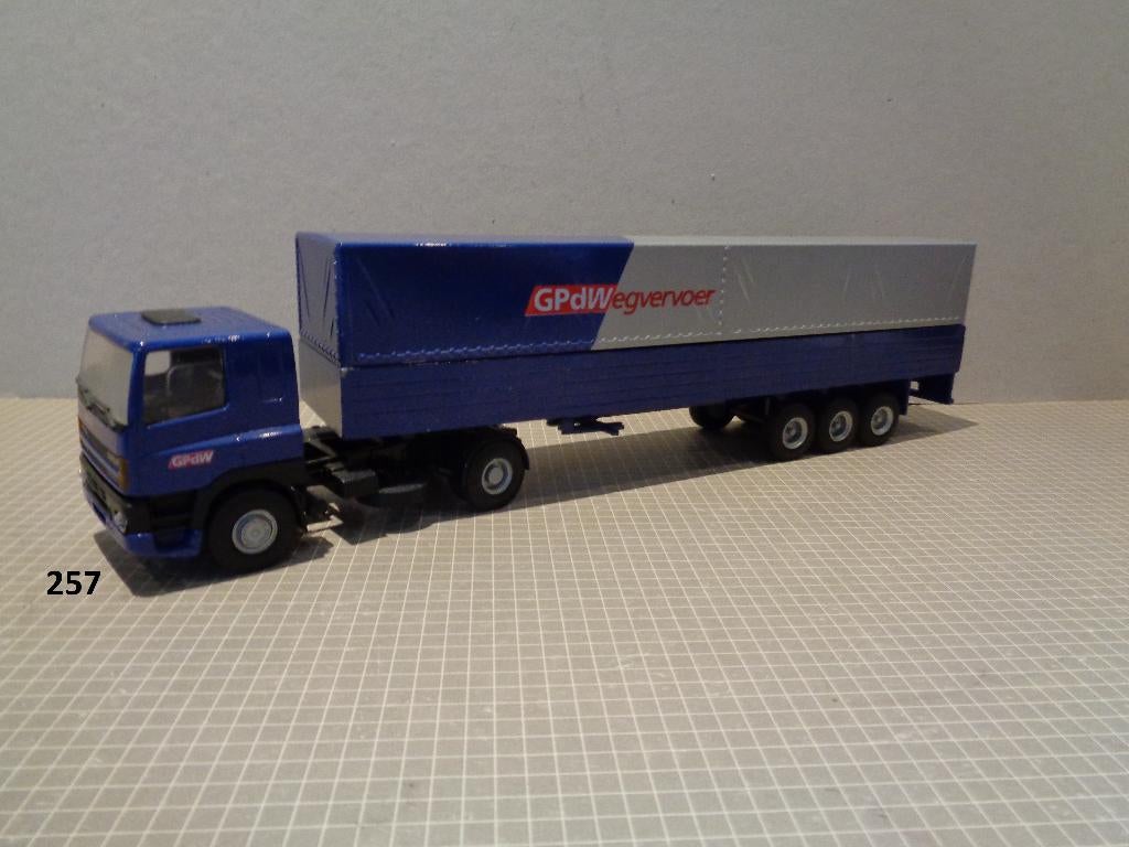lion daf 85 met huiftrailer, Ophalen of Verzenden, Zo goed als nieuw, Bus of Vrachtwagen, Lion Toys