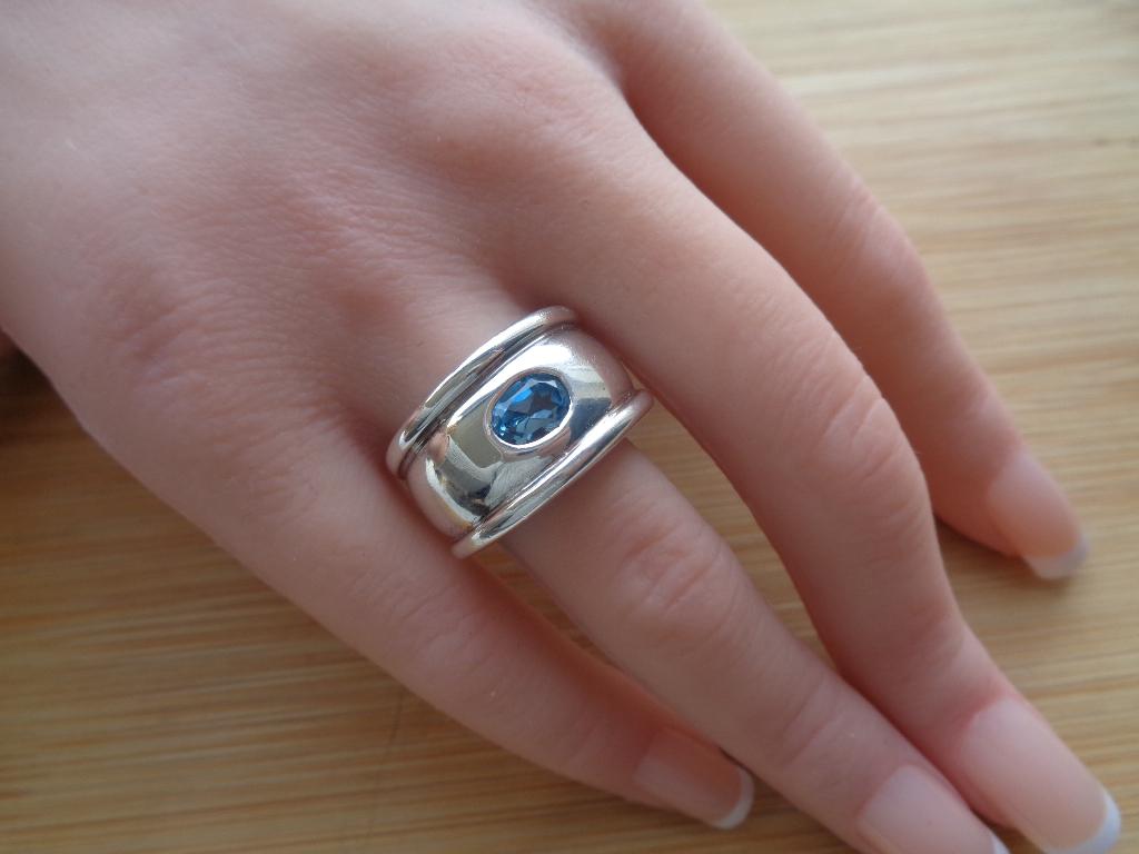 zilveren zware ring met blauwe spinel steen [522], Sieraden, Tassen en Uiterlijk, Ringen, Ophalen of Verzenden, Dame, Zilver, Zilver