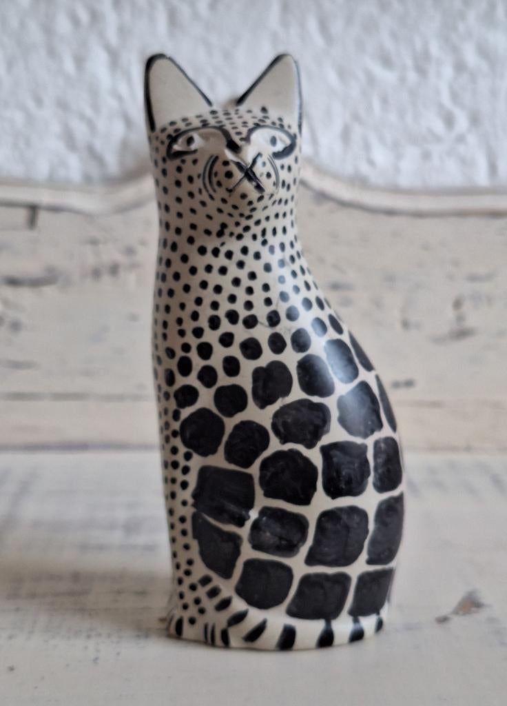 Vintage Kenia zittende zwart witte kat poes beeldje, Verzamelen, Beelden en Beeldjes, Ophalen of Verzenden, Gebruikt, Dier