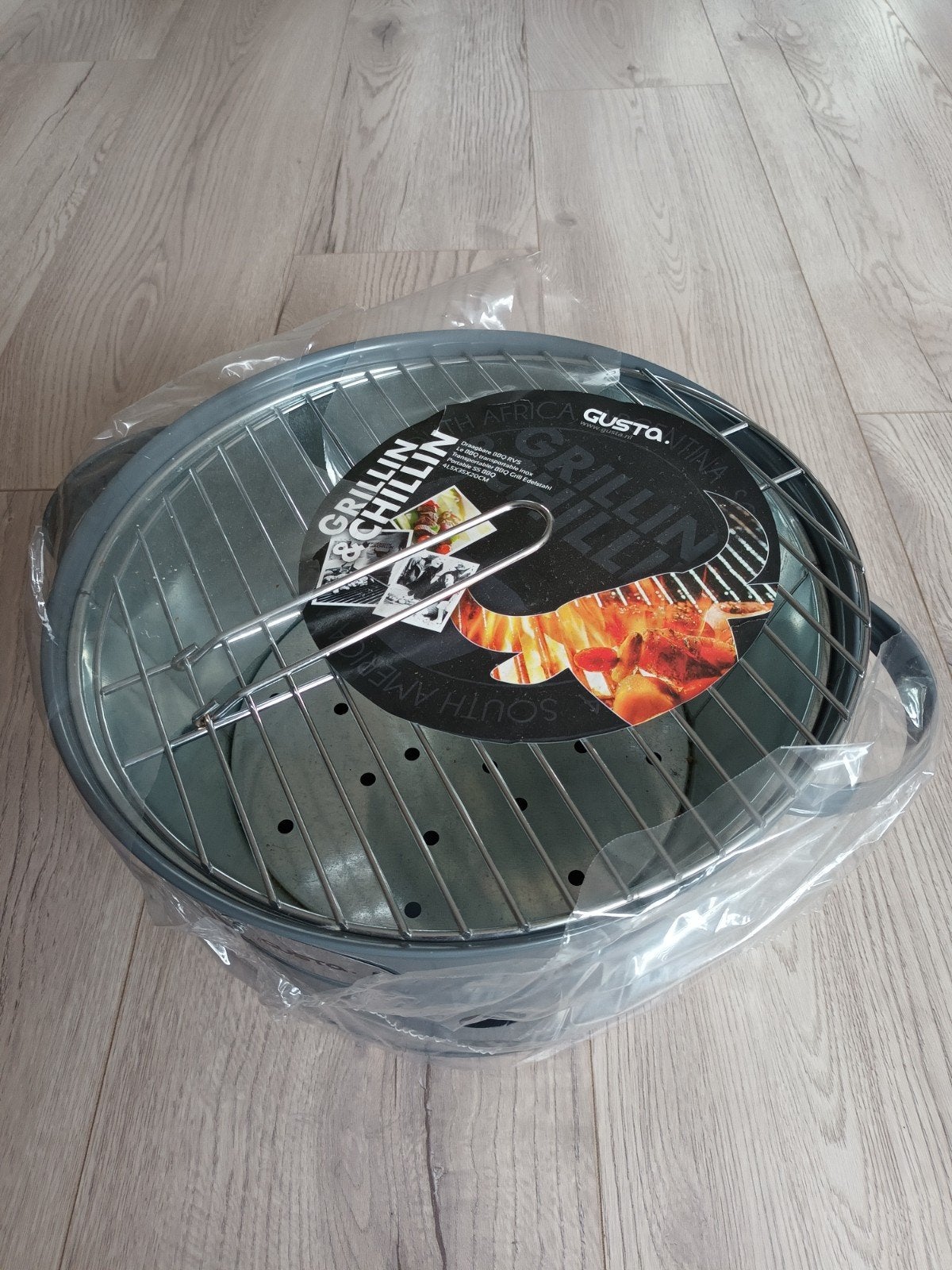 Nieuwe Draagbare BBQ RVS - Gusta Grillin' Chillin.', Ophalen, Nieuw, Gusta