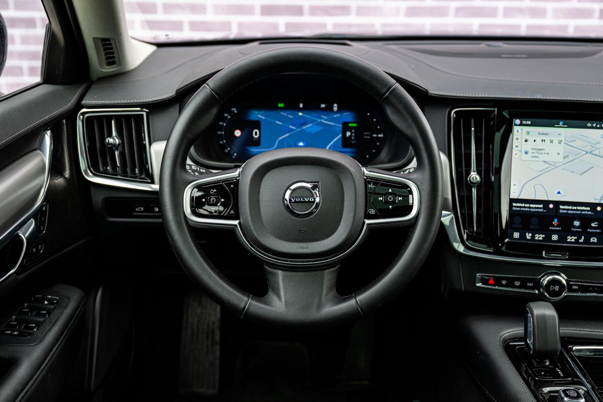 Volvo V90 2.0 T8 Plug-in hybrid AWD Ultra Dark | SOH 100% |, Auto's, Euro 6, 4 cilinders, Blauw, 180 min