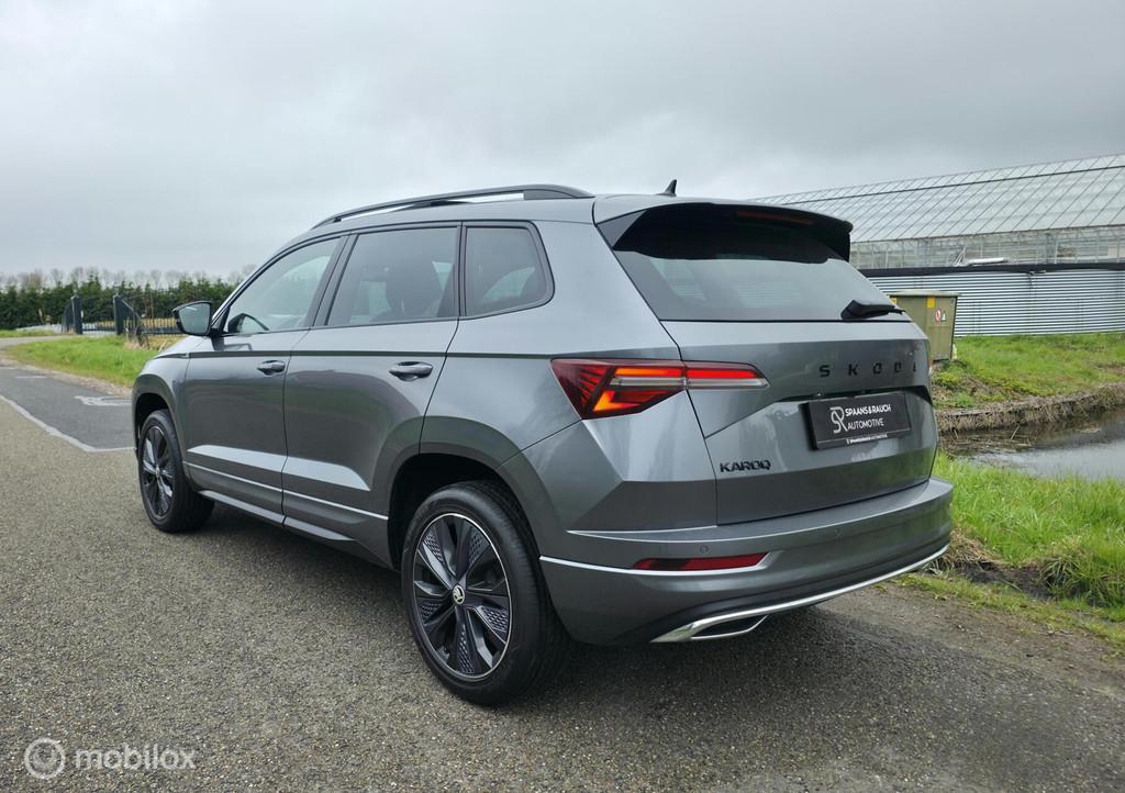 Skoda Karoq 1.5 TSI ACT Sportline / Pano / Alcantara / Navi, Auto's, Skoda, Zwart, 4 cilinders, 1317 kg, Karoq