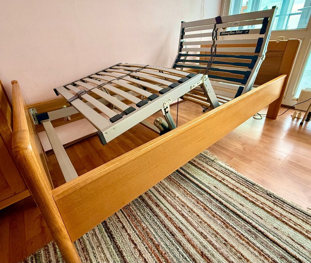 Elektrisch Seniorenbed Eénpersoons + Matras en Dekbed, Ophalen, 90 cm, Eenpersoons, Beige