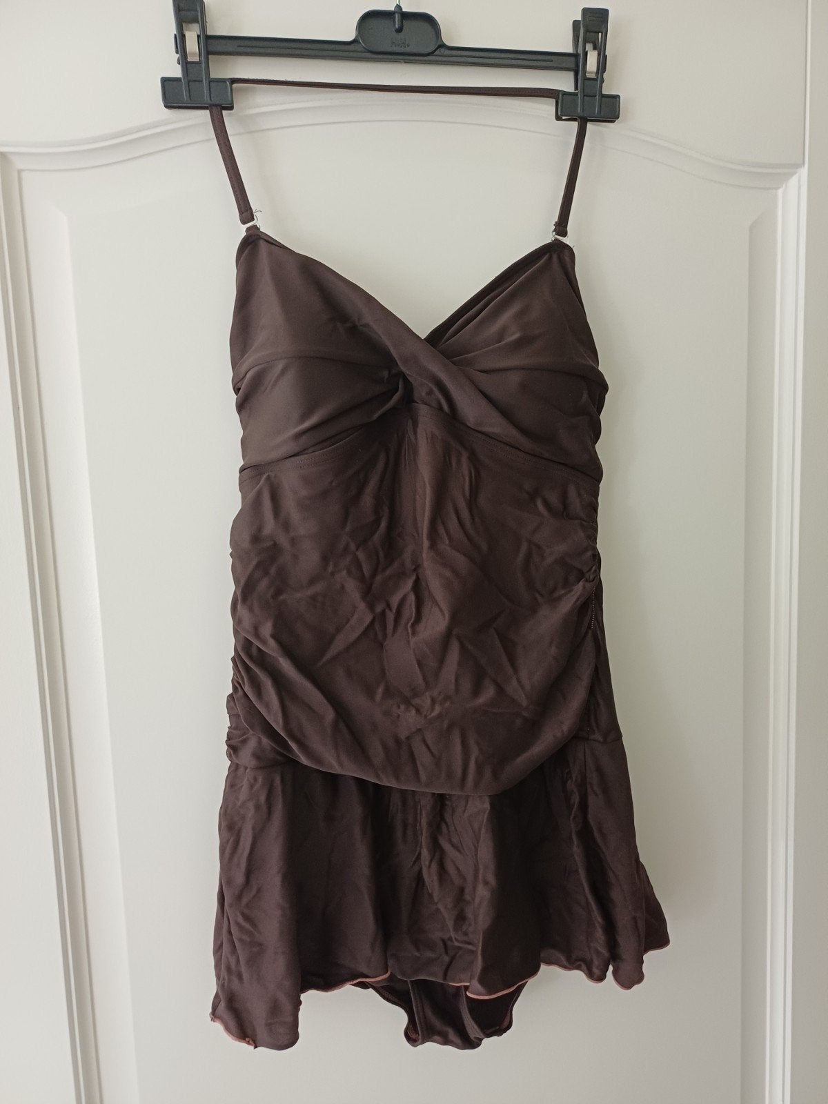 Bruin badpak met rokje, maat 40/42, Kleding | Dames, Badmode en Zwemkleding, Ophalen of Verzenden, Zo goed als nieuw, Bruin, Badpak