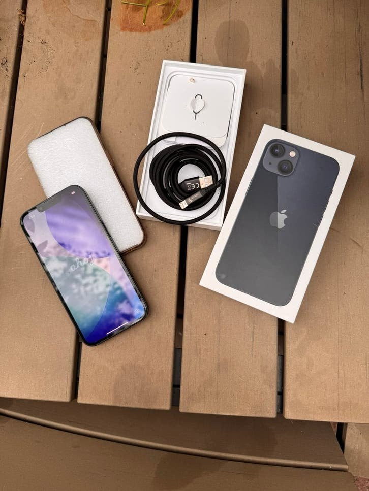 iPhone 13 256GB Zwart met lichte gebruiksporen, 256 GB, Gebruikt, Verzenden, IPhone 13