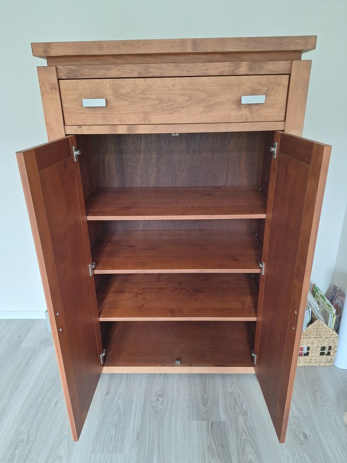 Kersenhouten kast, Ophalen, Gebruikt