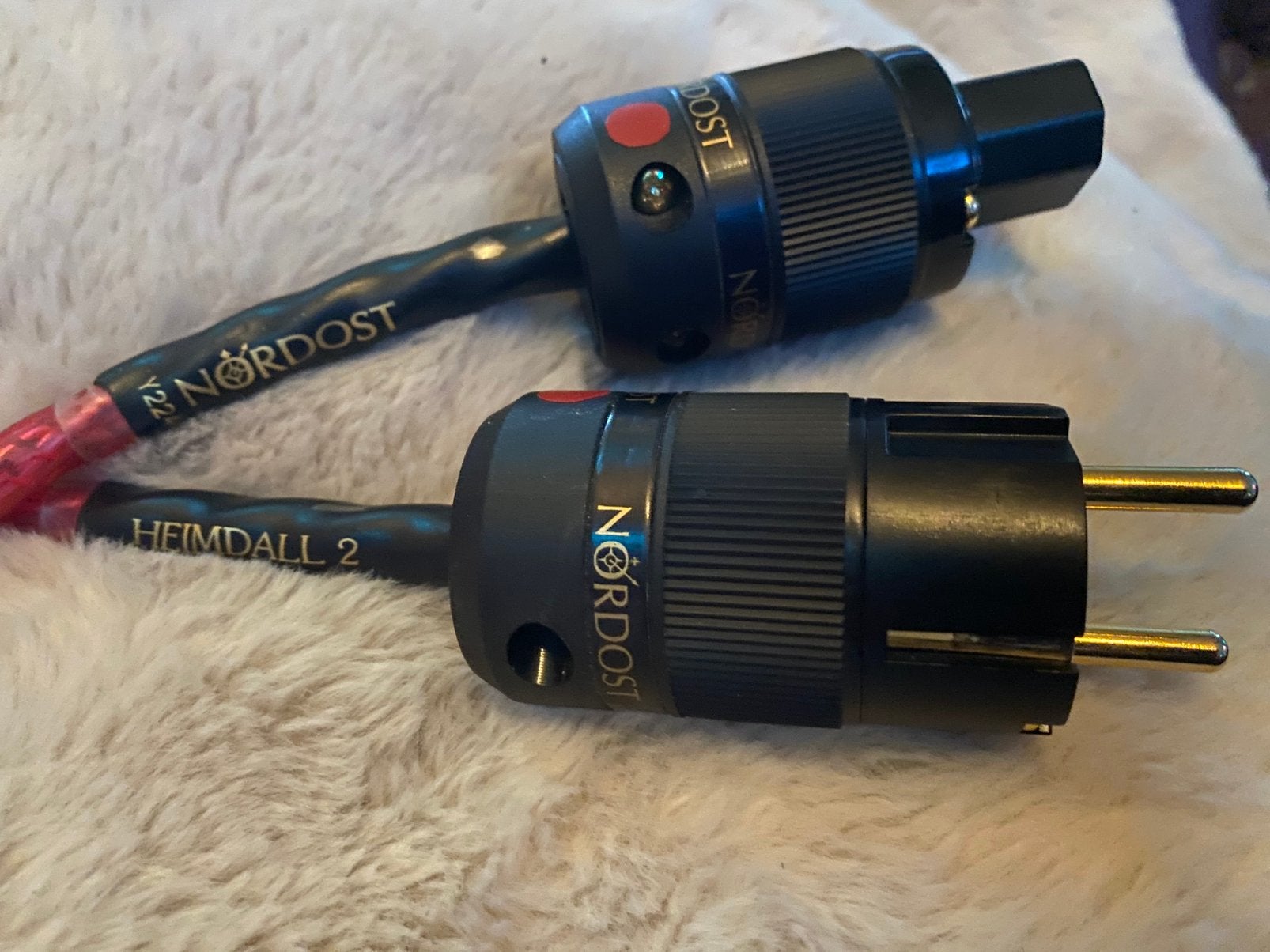 NORDOST HEIMDALL 2 powercord, Audio, Tv en Foto, Audiokabels en Televisiekabels, Ophalen of Verzenden, Zo goed als nieuw, Minder dan 2 meter