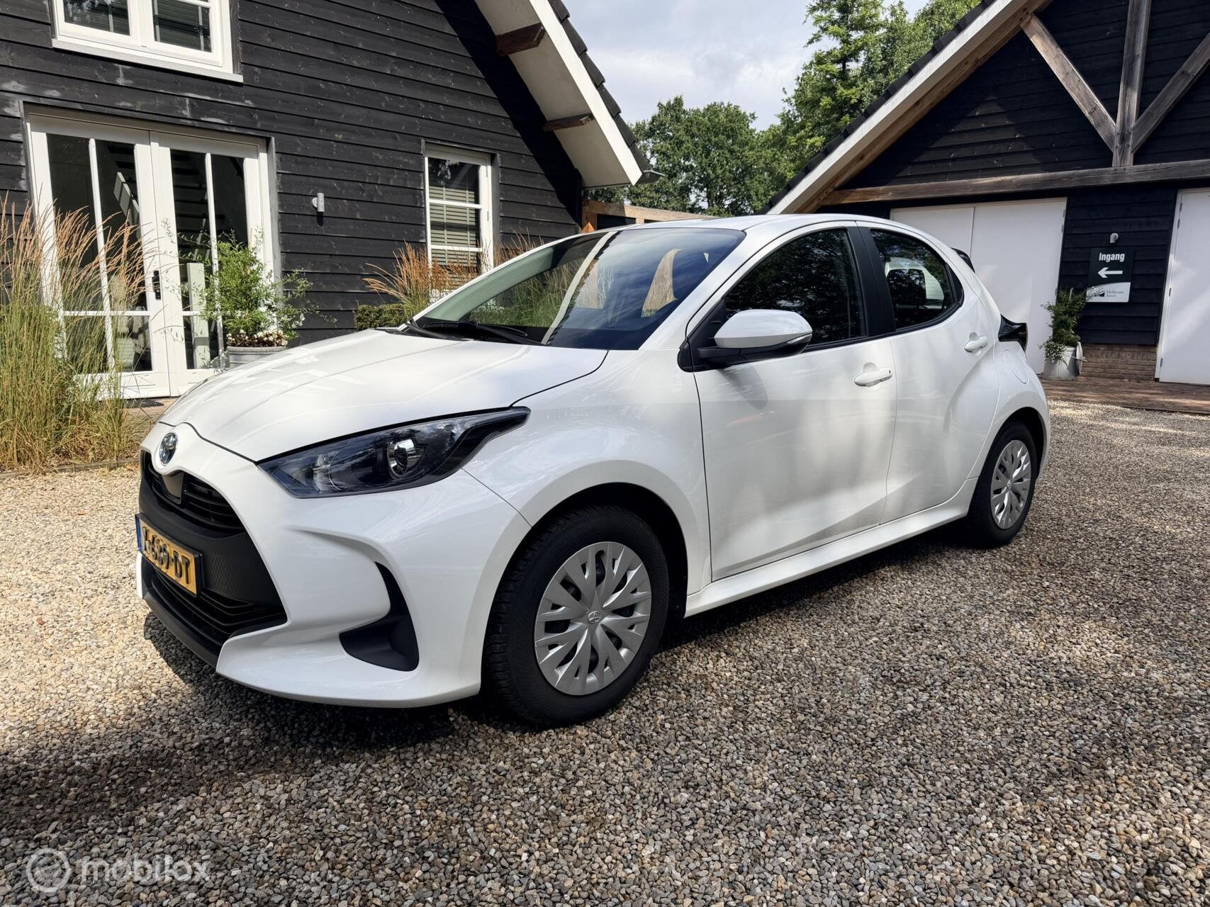 Toyota Yaris 1.5 Hybrid Active, Euro 6, Bedrijf, 26 km/l, Hybride Elektrisch/Benzine