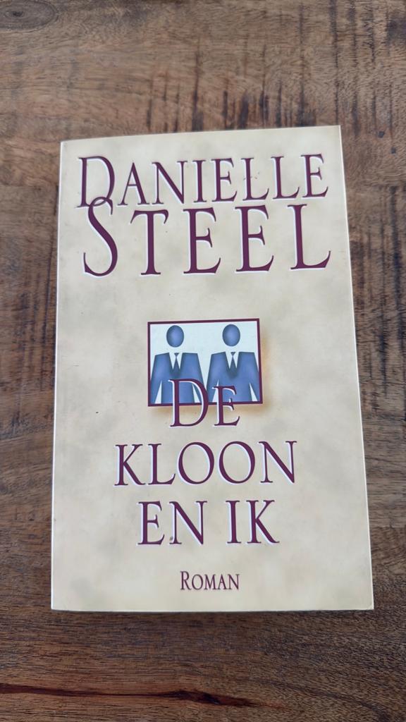 Danielle Steel - De kloon en ik, Ophalen of Verzenden, Zo goed als nieuw, Danielle Steel