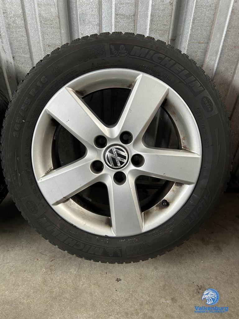 7mm! Originele VW 16 inch velgen 5x112 winterbanden 205/55R1, Auto-onderdelen, Banden en Velgen, Gebruikt, -, Banden en Velgen