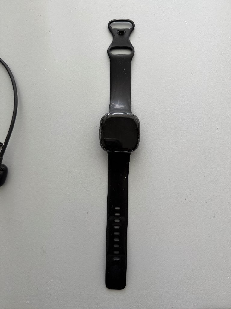 Fitbit Versa 4, Gebruikt, Zwart, Ophalen of Verzenden, Fitbit