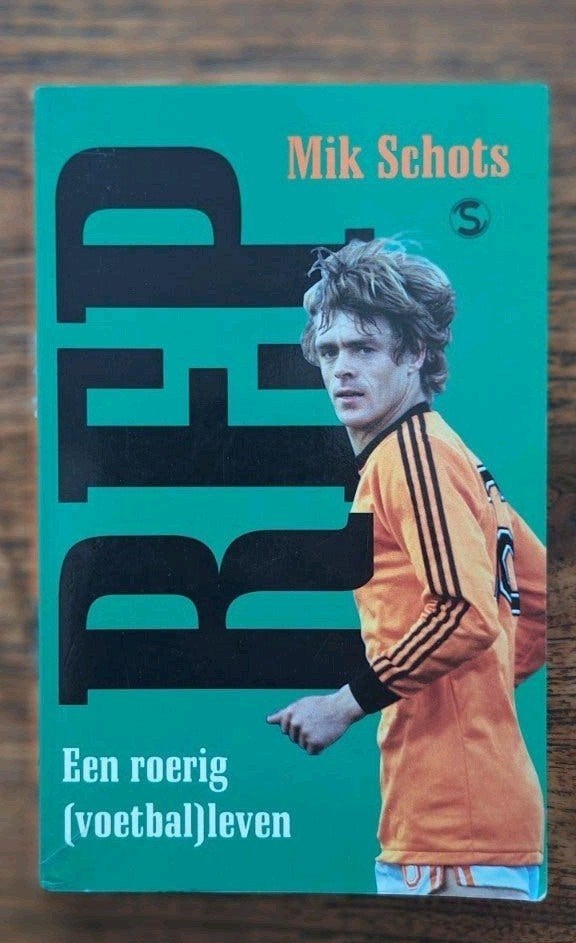 Rep een roerig (voetbal)leven - biografie, Mik Schots, Ophalen of Verzenden, Zo goed als nieuw, Sport