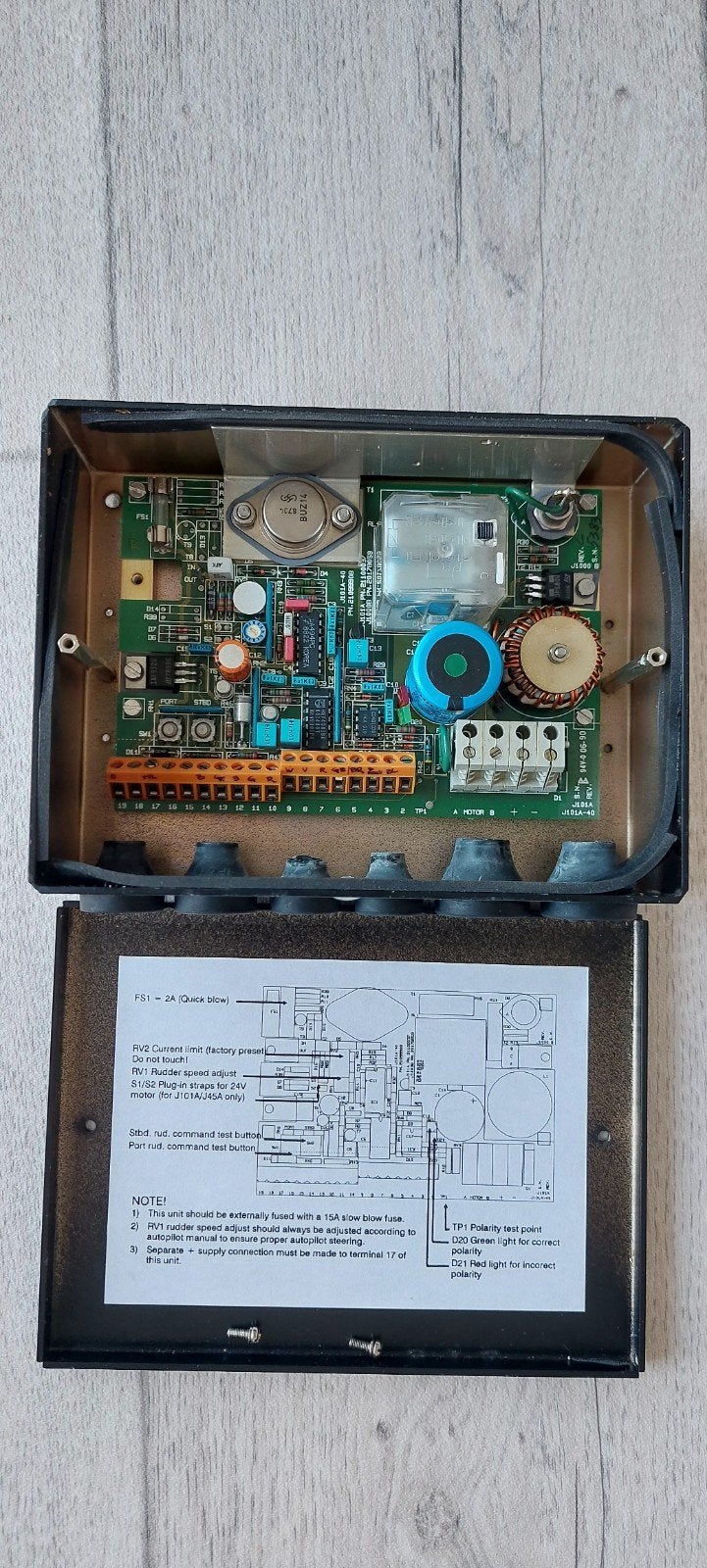 Simrad/Robertson tritech J1000B AUTOPILOT JUNCTION BOX, Ophalen of Verzenden, Zo goed als nieuw, Communicatie