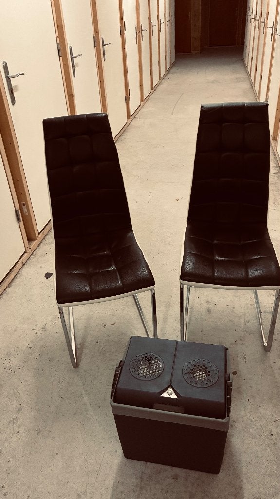 Twee eetkamer stoelen, Huis en Inrichting, Ophalen, Overige materialen, Gebruikt, Twee