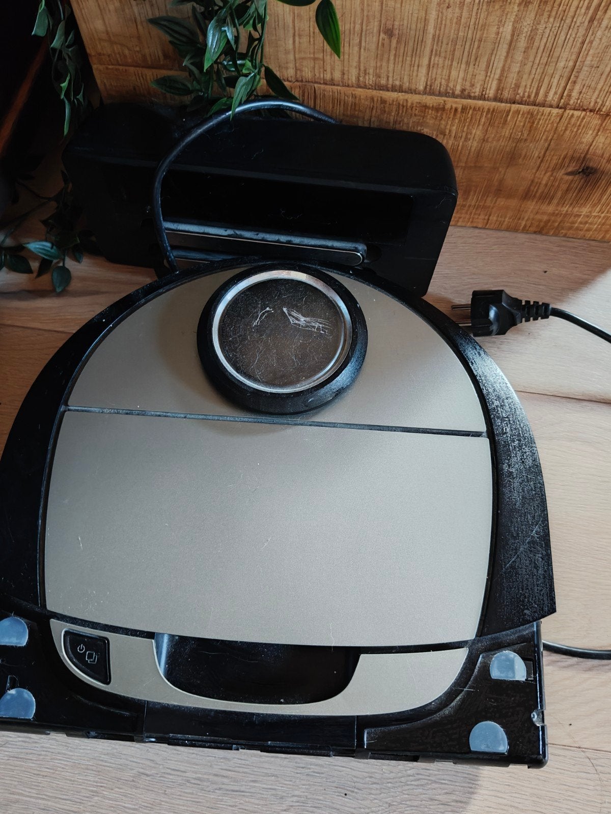 Neato Robotstofzuiger - Efficiënt en Slim Schoonmaken, Witgoed en Apparatuur, Ophalen, Gebruikt, Oplaadstation, Robotstofzuiger