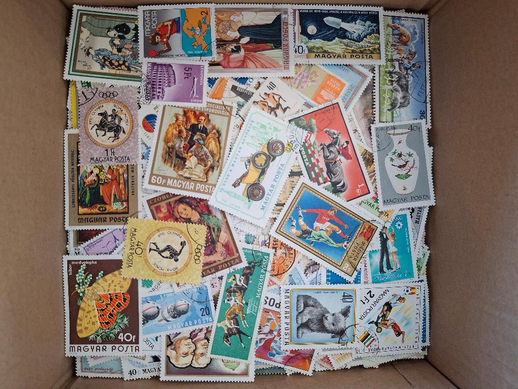Doos postzegels Hongarije, Ophalen of Verzenden, Buitenland