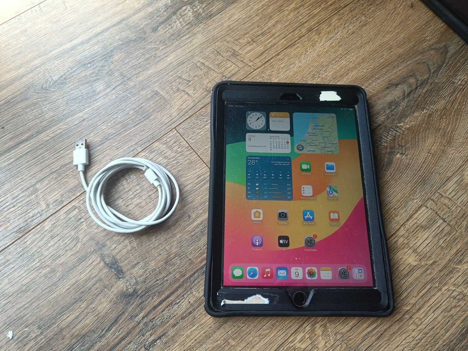 Apple iPad (6e generatie) 32GB met OtterBox hoes en kabel, Computers en Software, Apple iPads, 10 inch, Gebruikt, 32 GB, Apple iPad