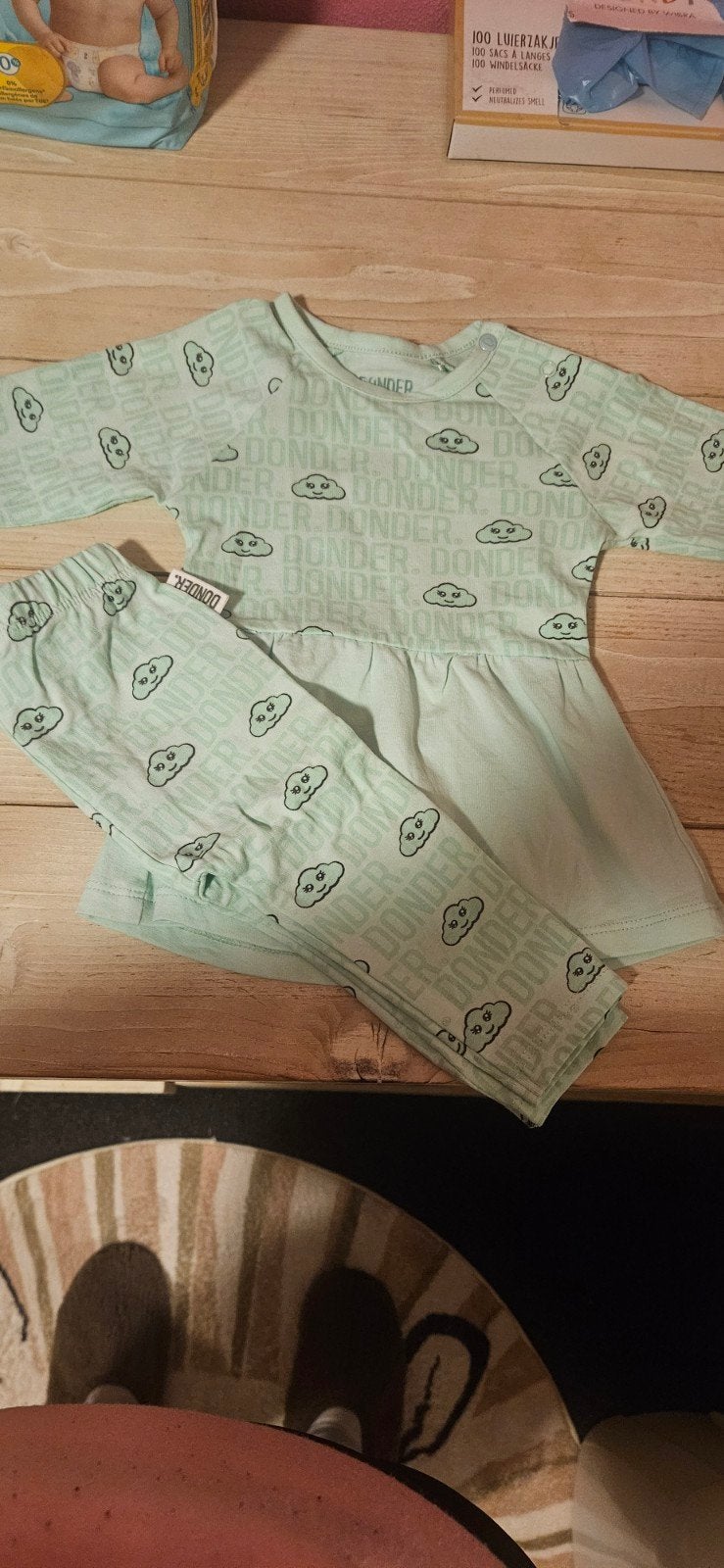 DONDER pyjama setjes met wolkenprint (2 stuks), Ophalen of Verzenden, Gebruikt