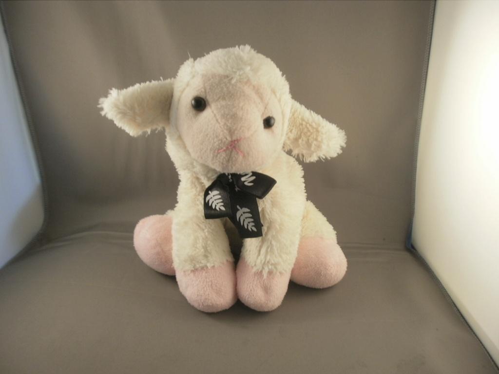 kiwi friends schaap wit roze poten masker en harig velours, Overige typen, Ophalen of Verzenden, Middelgroot (20 tot 80 cm), Wit
