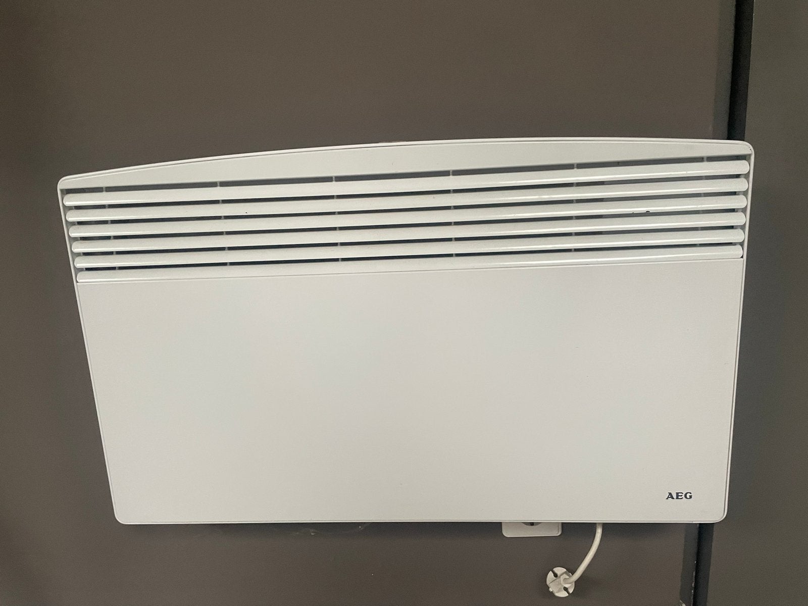 AEG elektrische wandkachel 2000 Watt zgan, Ophalen, Overige soorten, Elektrisch, Zo goed als nieuw