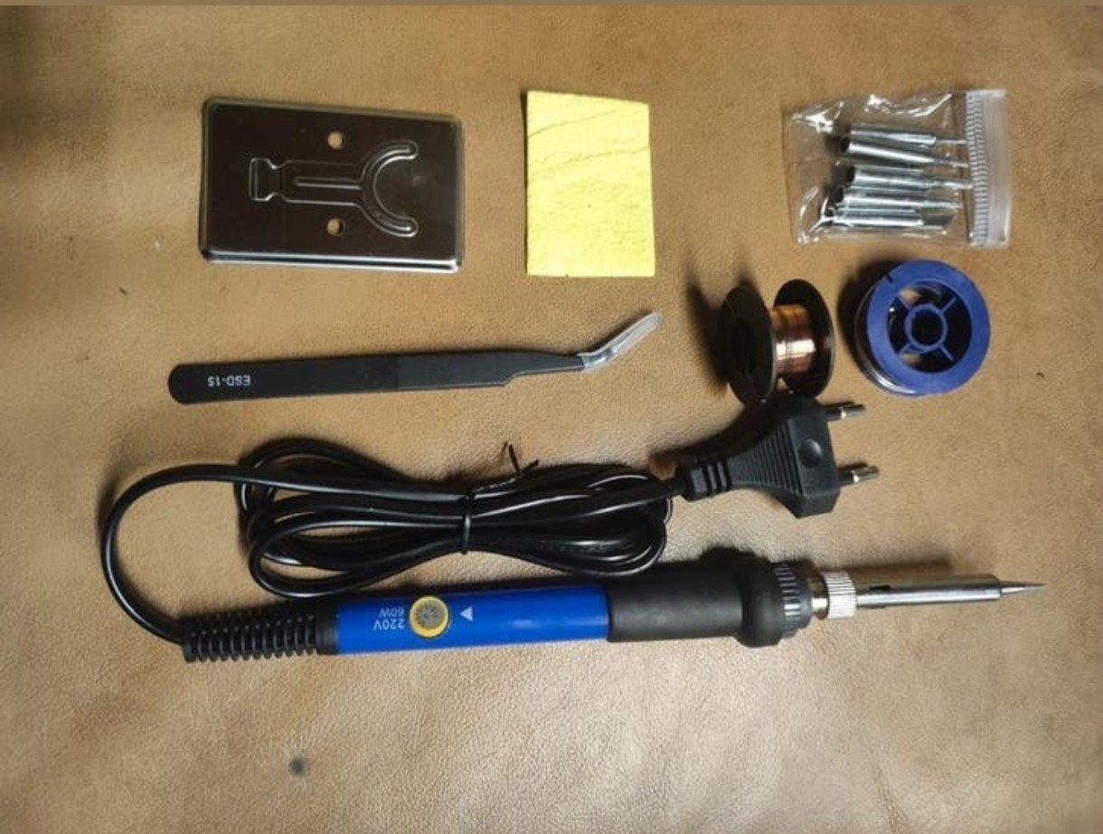Nieuwe Soldeerbout Set - Compleet met Accessoires, Ophalen of Verzenden