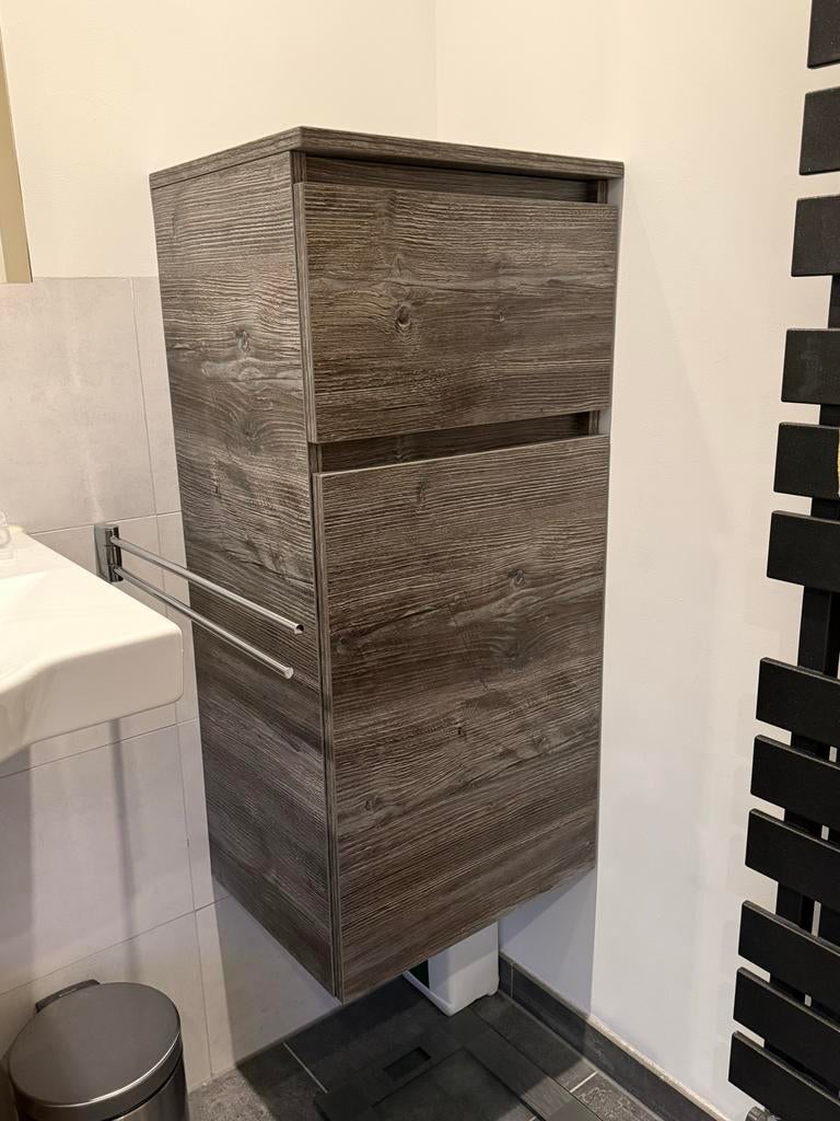 Grijze badkamerkast met lade en wasmand (45x35x97cm), Huis en Inrichting, Ophalen, (Half)hoge kast, Minder dan 50 cm, Zo goed als nieuw