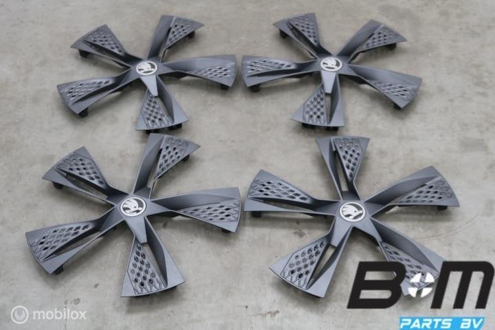 Set naafkappen 18 inch Skoda Karoq 57A601169H, Auto-onderdelen, Banden en Velgen, Gebruikt, Band(en)