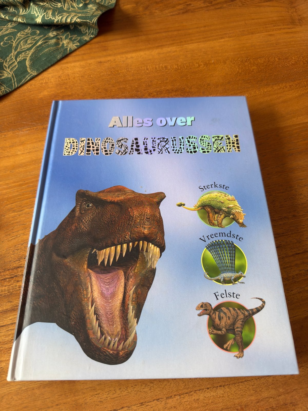 Alles Over Dinosaurussen, Ophalen of Verzenden, Zo goed als nieuw, Natuur algemeen