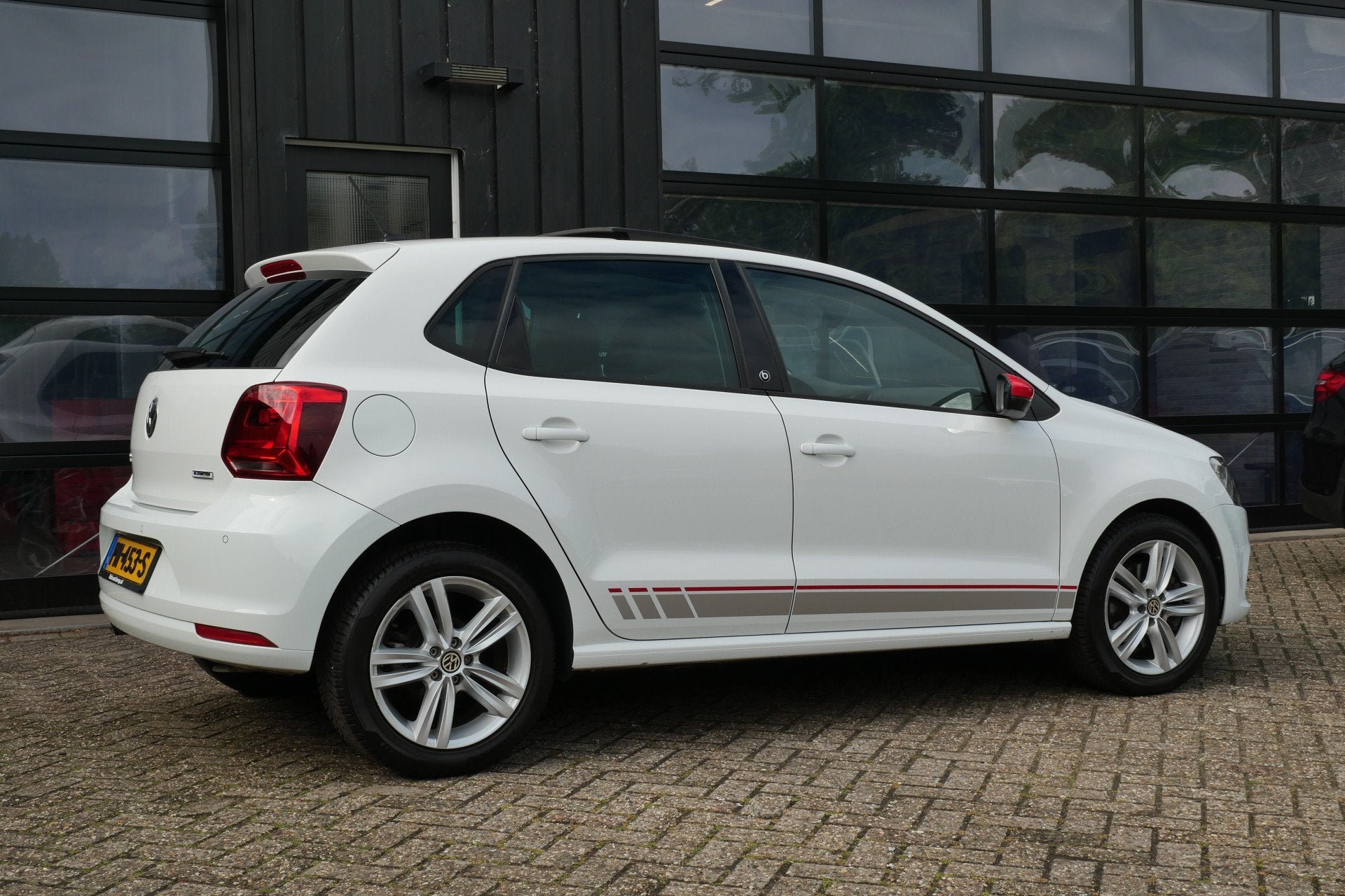 Volkswagen Polo 1.0 TSI Highline Automaat | Carplay | Pano |, Stof, Euro 6, Bedrijf, Parkeersensor