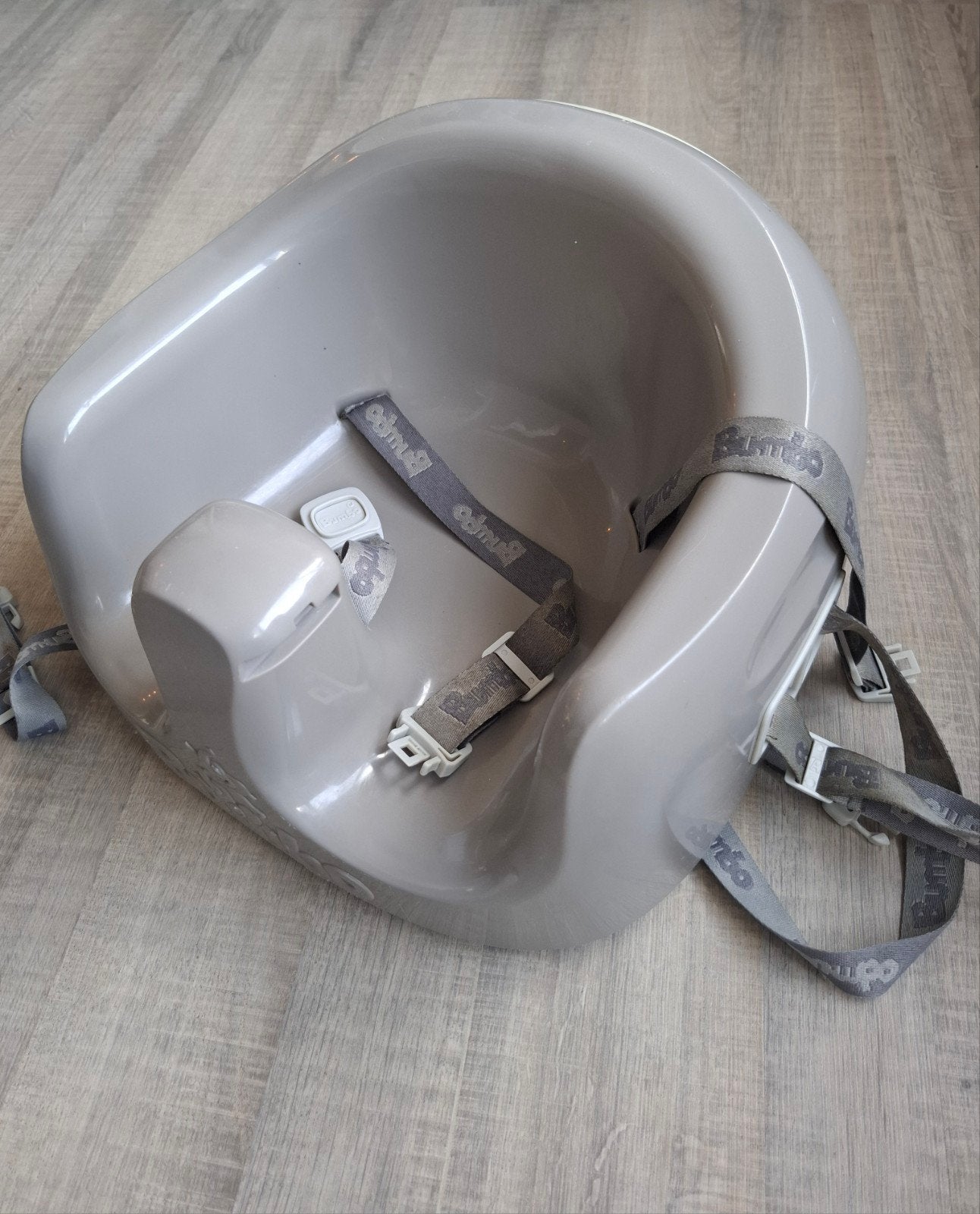 Bumbo Floorseat met tafeltje - Grijs, Kinderen en Baby's, Ophalen, Gebruikt, Overige typen, Afneembaar eetblad