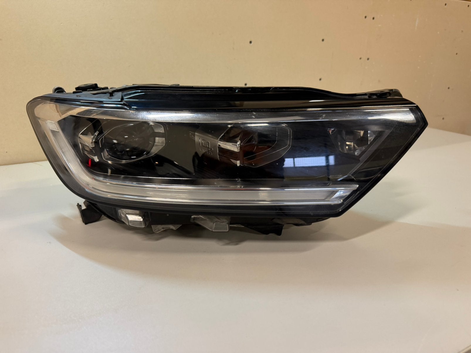 VW T-ROC 2GA FACELIFT IQ-LED KOPLAMP RECHTS 2GA941036AF, Gebruikt, Volkswagen, VW, Ophalen of Verzenden