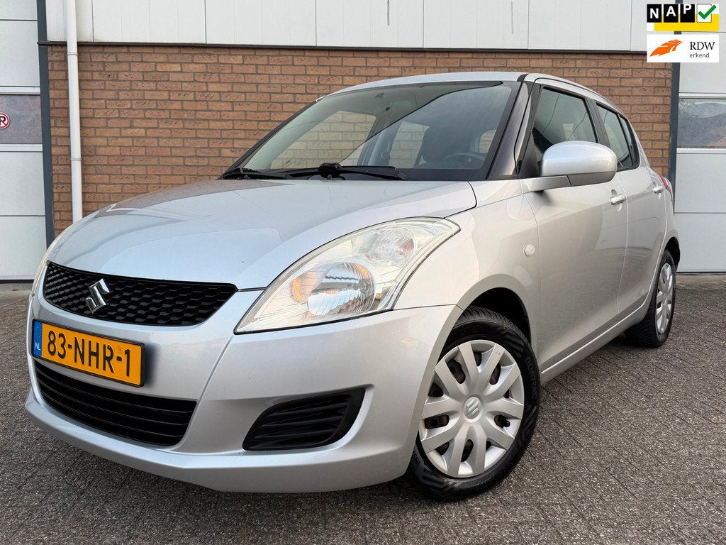 Suzuki Swift 1.2 Bandit EASSS 5DEURS/FACELIFT !, Auto's, Voorwielaandrijving, Gebruikt, 4 cilinders, Stoelverwarming