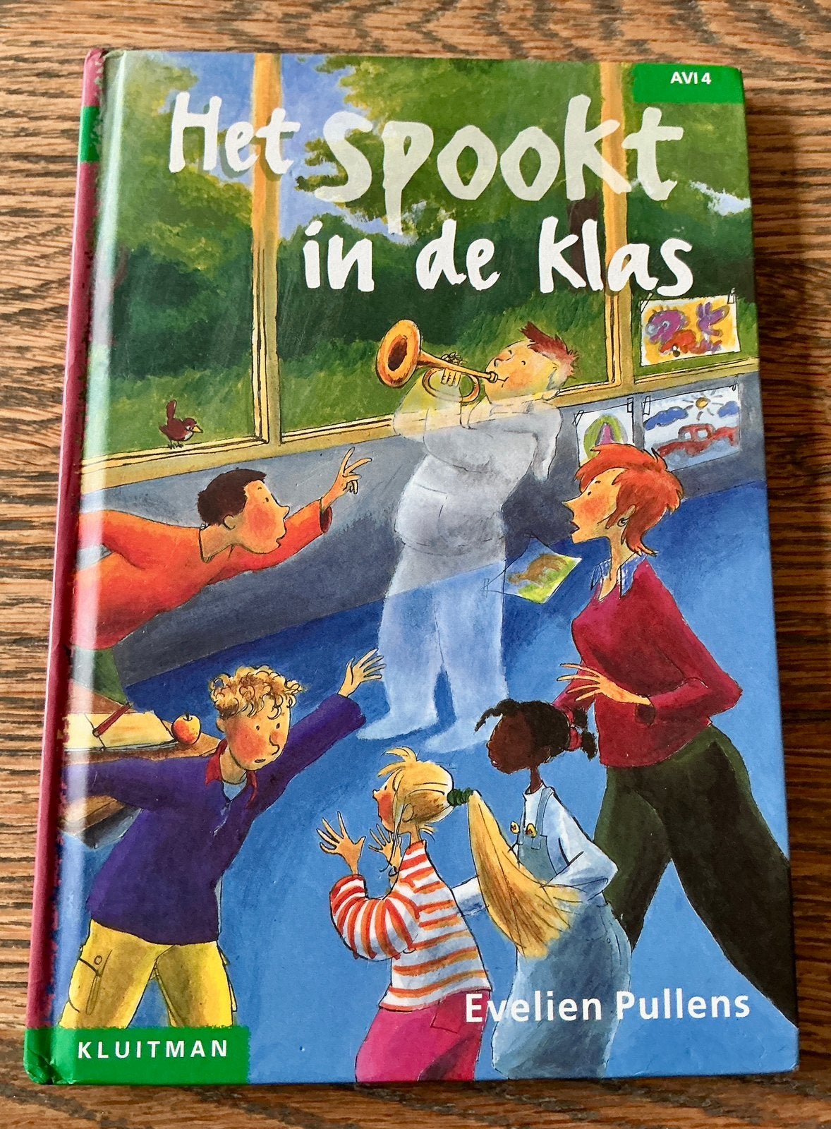 Avi-M5 Het Spookt in de klas, Boeken, Ophalen of Verzenden, Zo goed als nieuw