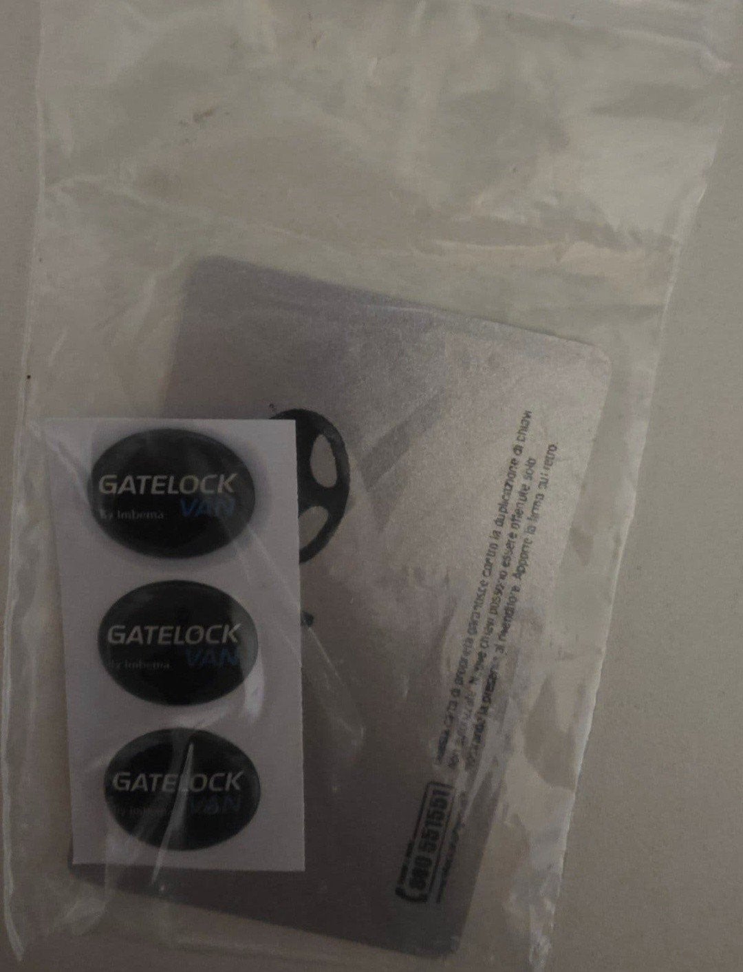 Gatelock 2 stuks (slamlock) mist een paar schroeven, Ophalen, Gebruikt