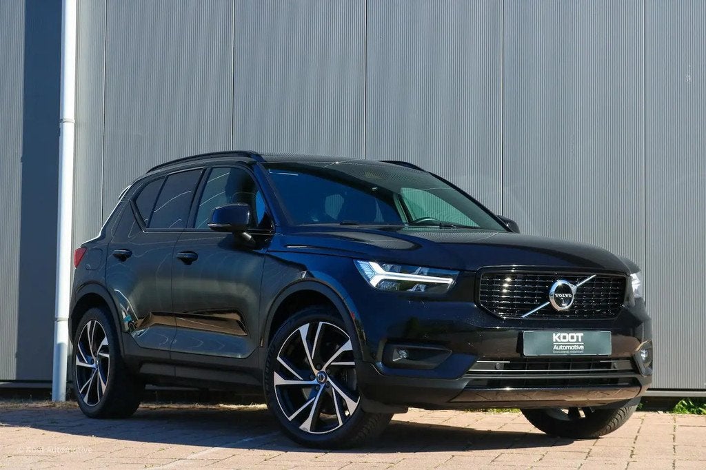 Volvo XC40 1.5 T5 Recharge Inscription € 25.940,00, Euro 6, 1712 kg, Zwart, Bedrijf