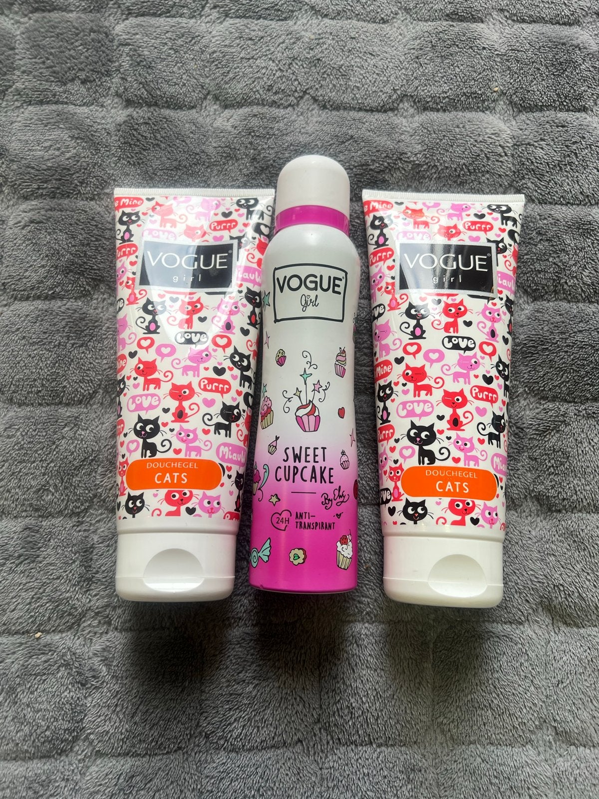 NIEUW, Vogue Girl Douchegel Cats & Sweet Cupcake Deodorant, Ophalen of Verzenden, Nieuw, Bad & Douche