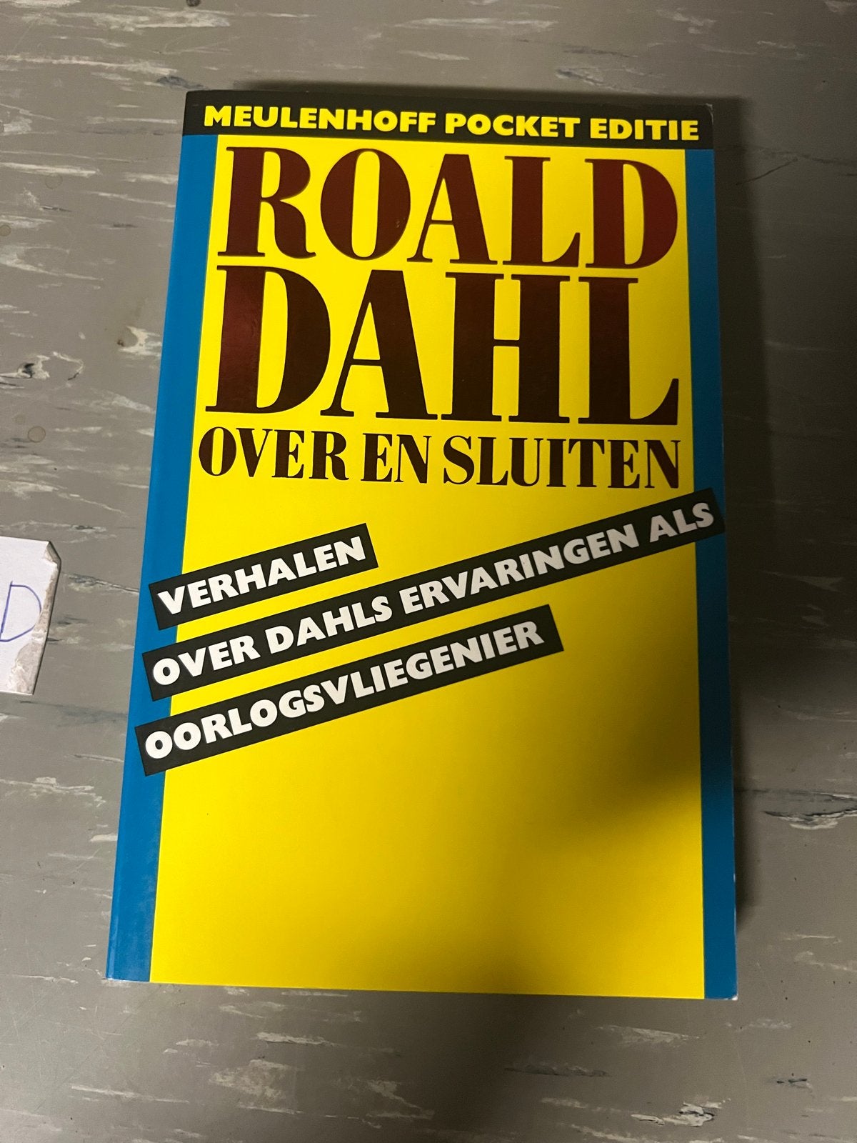 Roald Dahl - Over en Sluiten (Meulenhoff Pocket Editie), Ophalen of Verzenden, Gelezen