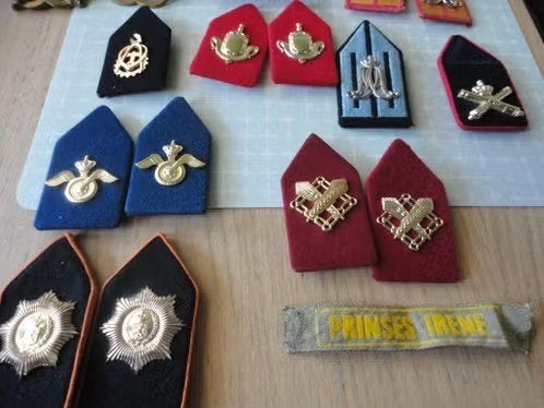 Kleine Nederlandse militaire verzameling ,zie info., Verzamelen, Militaria | Algemeen, Landmacht, Embleem of Badge, Nederland