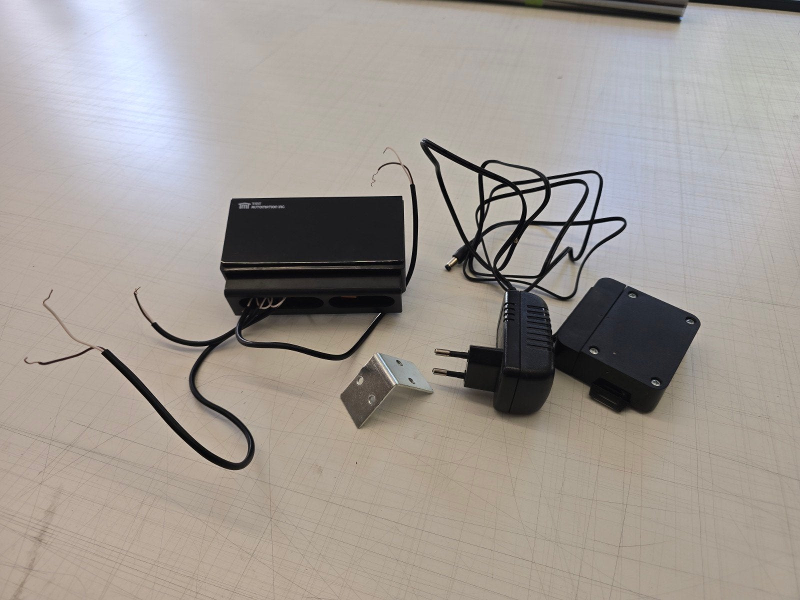TMT Garagedeur Opener WiFi + Bluetooth smartphone, Ophalen of Verzenden, Gebruikt, Overige merken, Overige typen